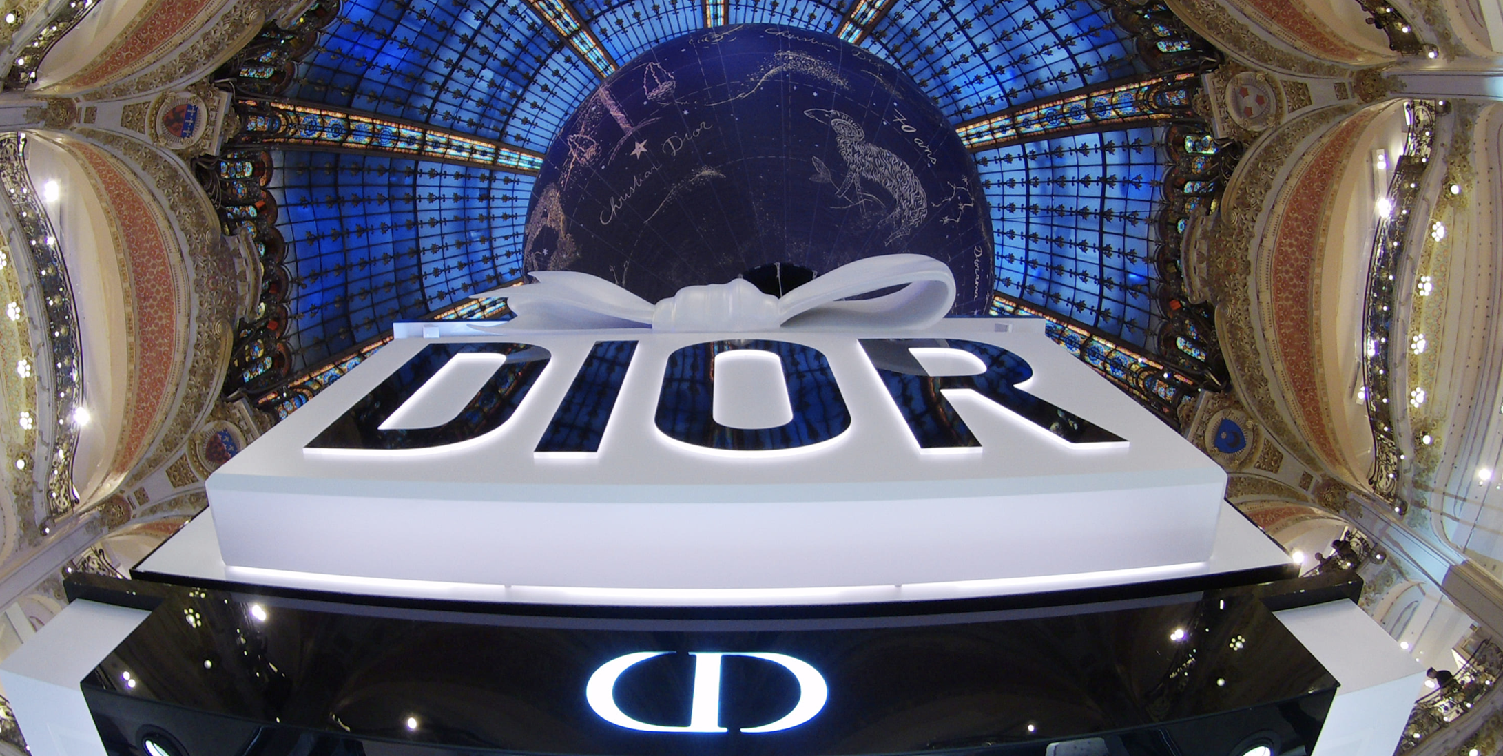 1_Exhibit-Group_Expertise_Volume_Dior-Galeries-Lafayette