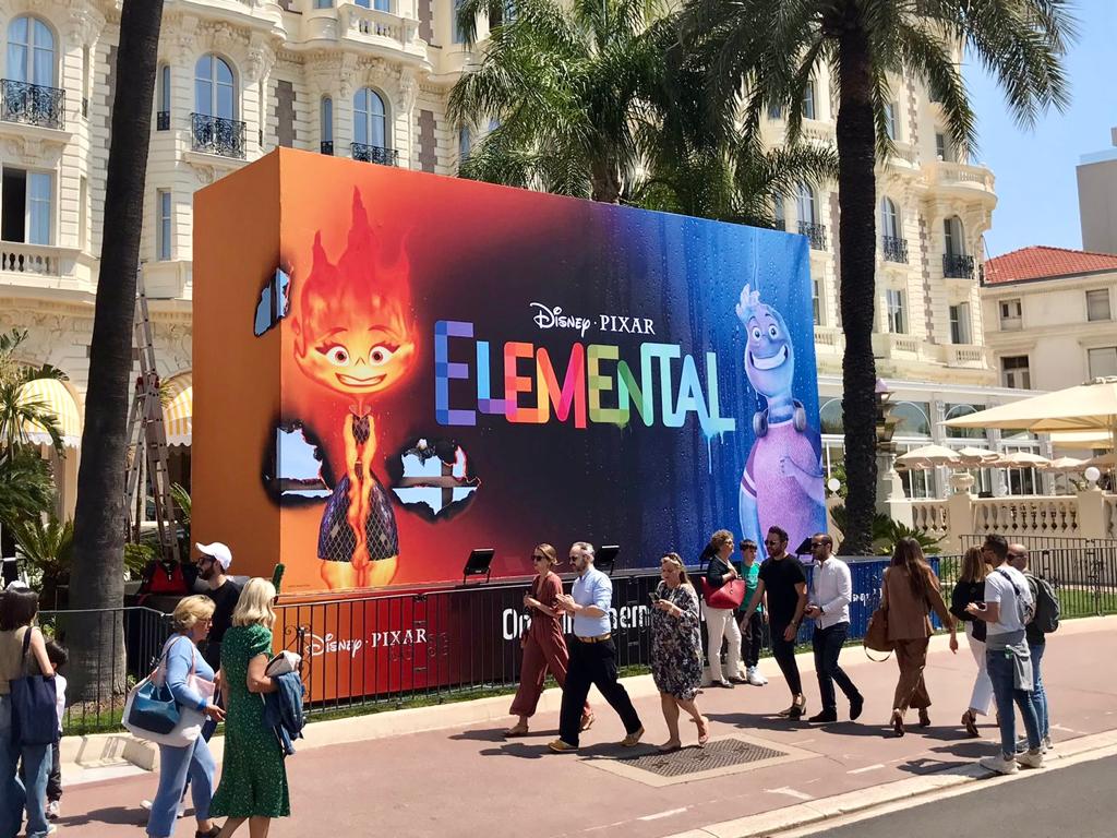 3_Exhibit-Group_Expertise_Digital-Signage_Elemental_Festival-de-Cannes